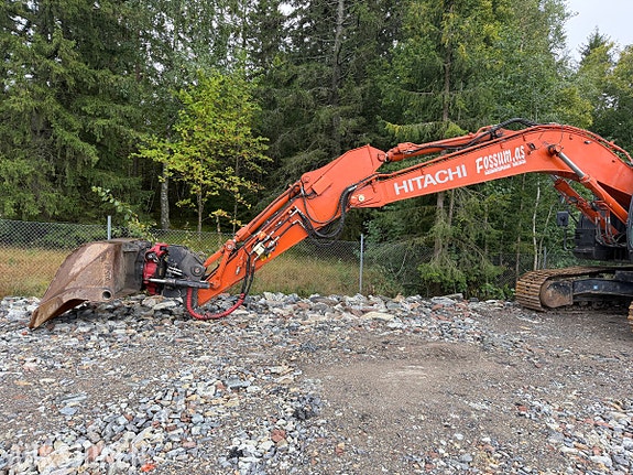 Hitachi ZX225USRLC-6 beltegraver – 7 224 timer – Rototilt R6 – Xsite PRO maskinstyring 3 of 30