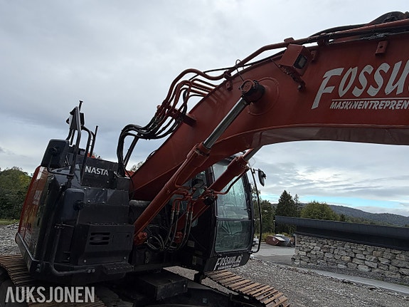 Hitachi ZX225USRLC-6 beltegraver – 7 224 timer – Rototilt R6 – Xsite PRO maskinstyring 12 of 30