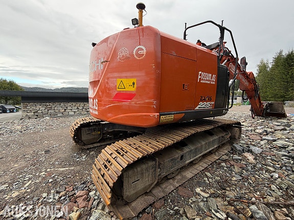 Hitachi ZX225USRLC-6 beltegraver – 7 224 timer – Rototilt R6 – Xsite PRO maskinstyring 10 of 30
