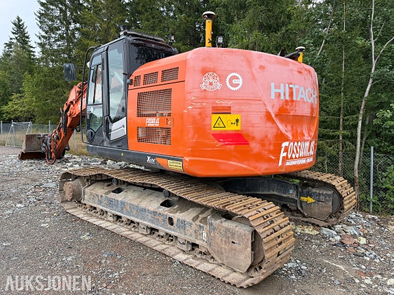 Hitachi ZX225USRLC-6 beltegraver – 7 224 timer – Rototilt R6 – Xsite PRO maskinstyring 5 of 30