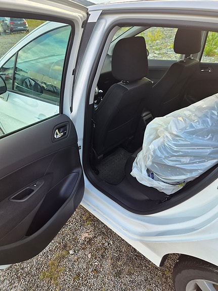 Peugeot 308 12 of 18