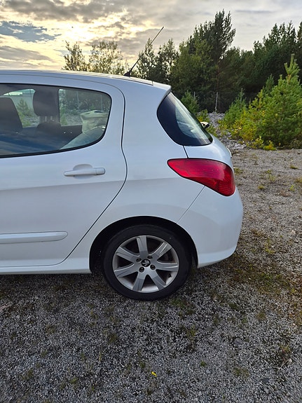 Peugeot 308 5 of 18