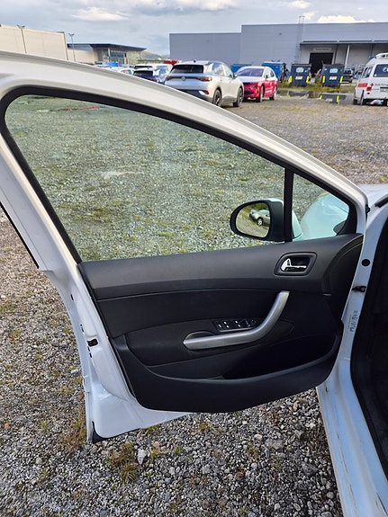 Peugeot 308 13 of 18