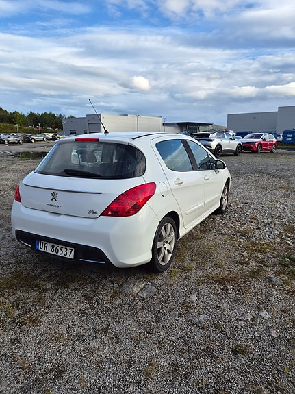 Peugeot 308 7 of 18