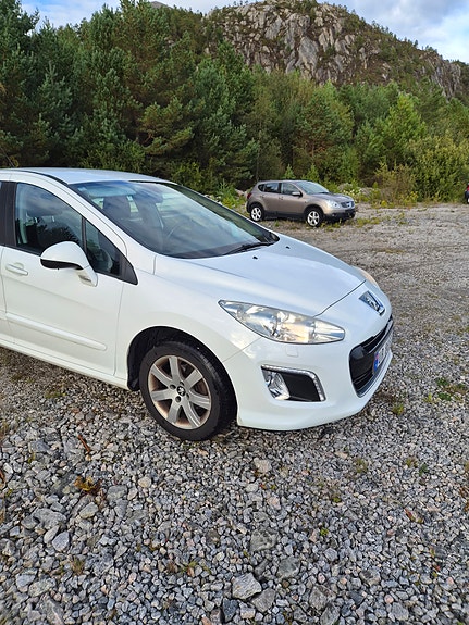Peugeot 308 3 of 18