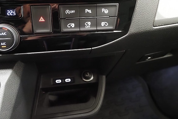 Volkswagen Multivan 22 of 24