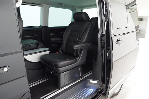 Volkswagen Multivan 12 of 24