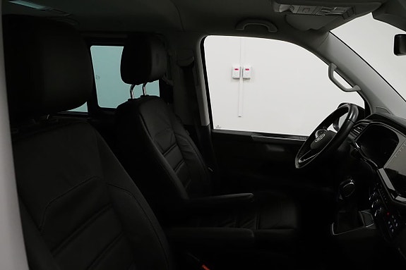 Volkswagen Multivan 7 of 24