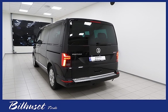 Volkswagen Multivan 2 of 24