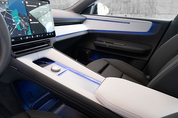 Polestar 4 15 of 30