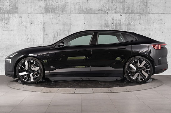 Polestar 4 9 of 30
