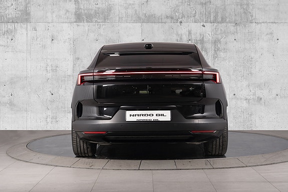 Polestar 4 11 of 30