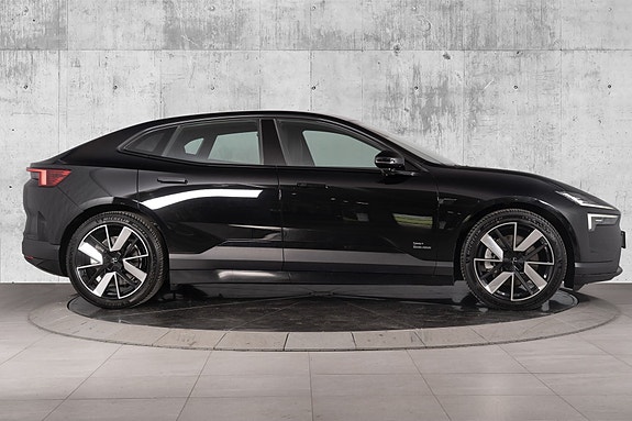 Polestar 4 13 of 30