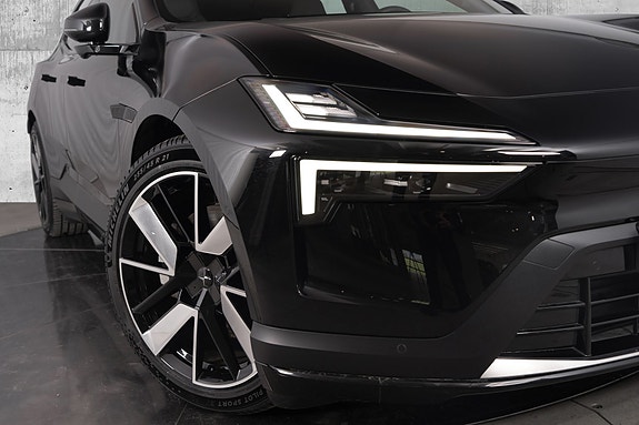 Polestar 4 3 of 30