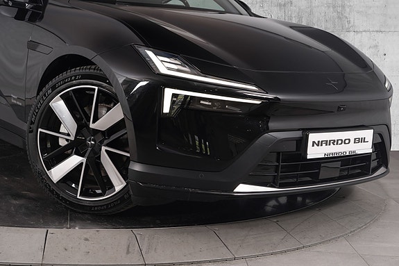 Polestar 4 2 of 30