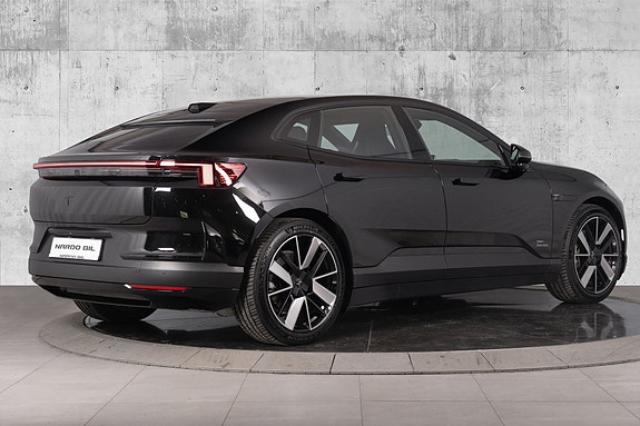 Polestar 4 12 of 30