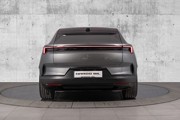 Polestar 4 11 of 30