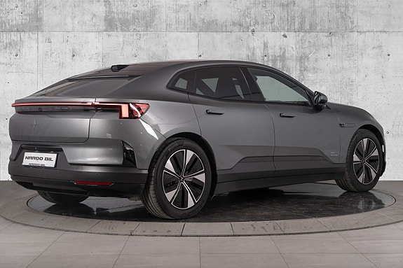 Polestar 4 12 of 30