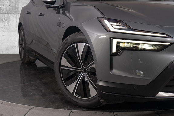 Polestar 4 3 of 30