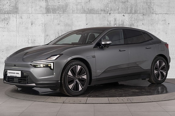 Polestar 4 7 of 30