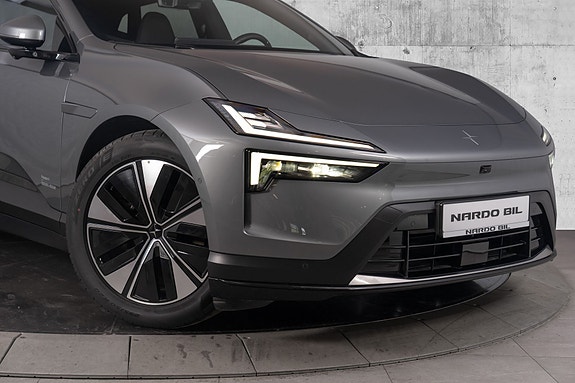 Polestar 4 2 of 30