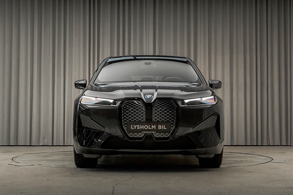 BMW iX 6 of 30