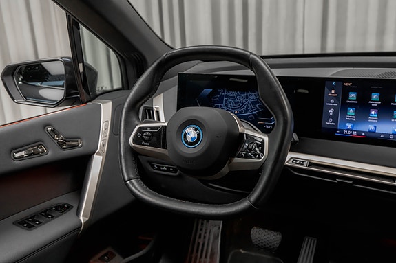 BMW iX 21 of 30