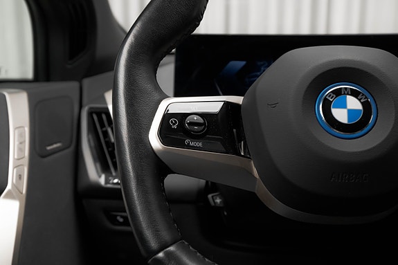BMW iX 29 of 30