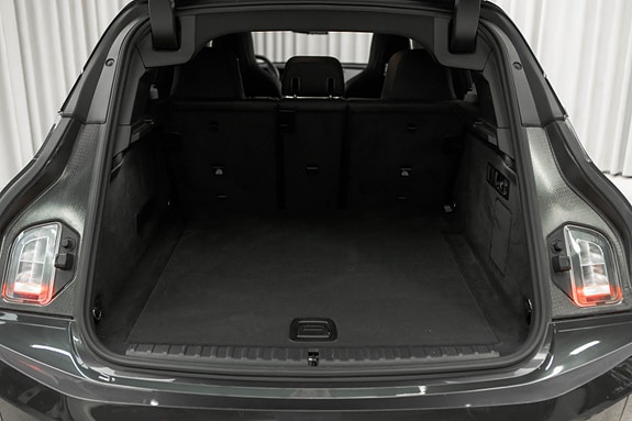 BMW iX 12 of 30