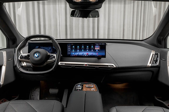 BMW iX 22 of 30