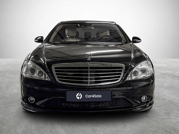 Mercedes-Benz S320 8 of 30