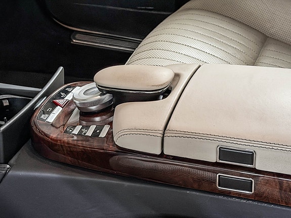 Mercedes-Benz S320 18 of 30