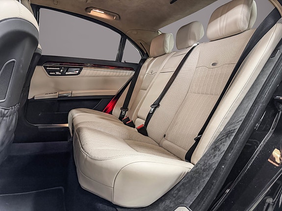 Mercedes-Benz S320 26 of 30