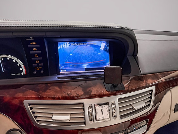 Mercedes-Benz S320 17 of 30