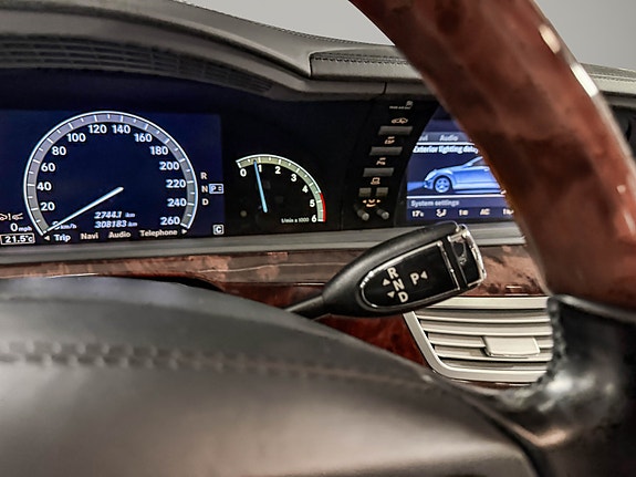Mercedes-Benz S320 16 of 30