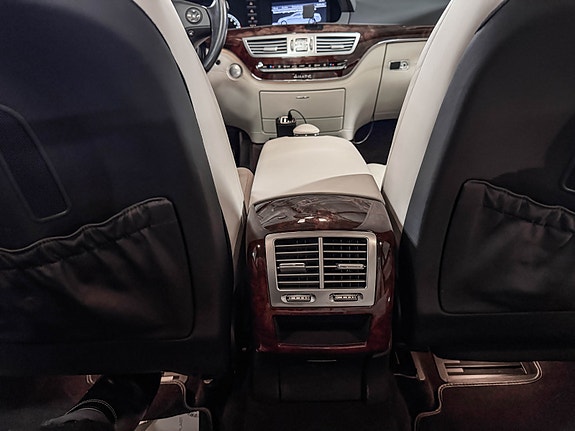 Mercedes-Benz S320 28 of 30