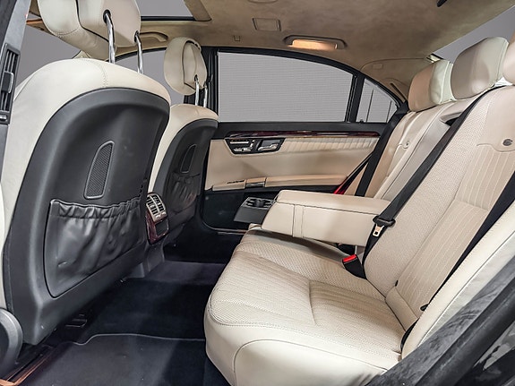 Mercedes-Benz S320 27 of 30