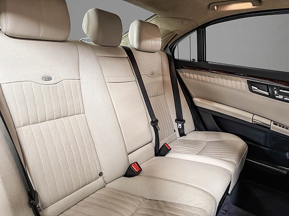 Mercedes-Benz S320 29 of 30