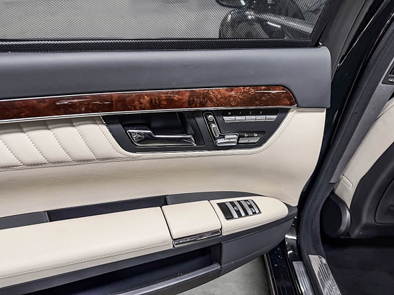 Mercedes-Benz S320 24 of 30