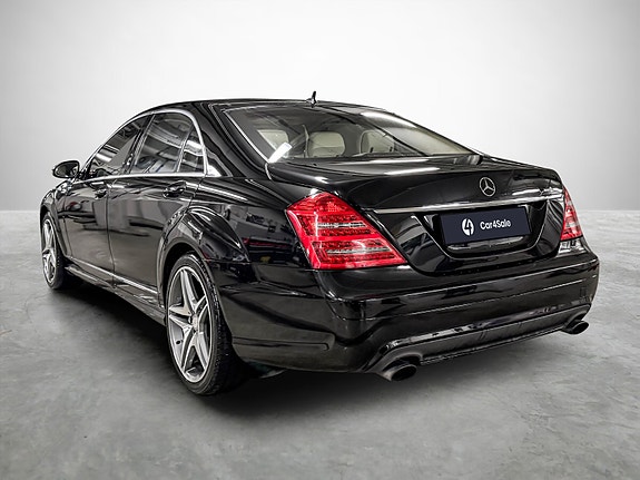 Mercedes-Benz S320 3 of 30
