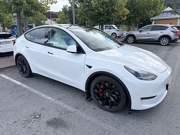 Tesla Model Y 3 of 13