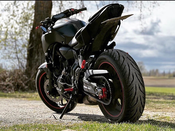Yamaha MT-07 3 of 4