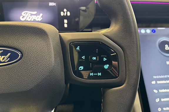 Ford Explorer 22 of 24