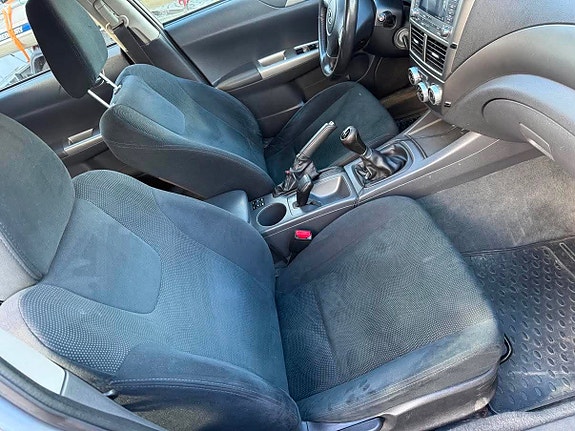 Subaru Impreza 10 of 23