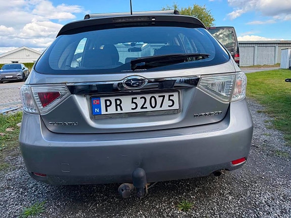 Subaru Impreza 4 of 23