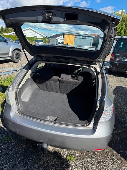 Subaru Impreza 18 of 23