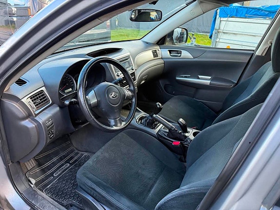 Subaru Impreza 12 of 23