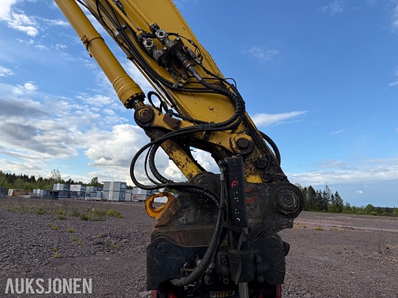 Komatsu HB215LC-3 HYBRID | ROTOTILT R6 | XSITE PRO | GJERSTAD SKUFFE | 23 TONN 18 of 30