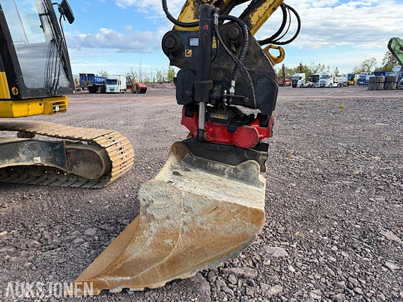 Komatsu HB215LC-3 HYBRID | ROTOTILT R6 | XSITE PRO | GJERSTAD SKUFFE | 23 TONN 10 of 30