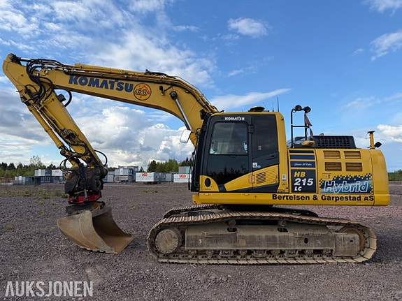 Komatsu HB215LC-3 HYBRID | ROTOTILT R6 | XSITE PRO | GJERSTAD SKUFFE | 23 TONN 2 of 30